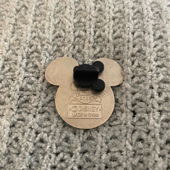 🔴SOLD🔴 | Yin & Yang Mickey Trading Pin 2005 - Picture 2 of 2